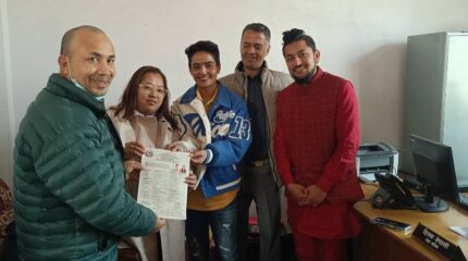 पहिलो लेस्बियन जोडी : पाए समलिङ्गी विवाह दर्ता प्रमाणपत्र