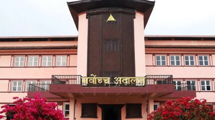 सर्वोच्चले रोक्यो प्रमुख प्रशासकीय अधिकृतको सरुवा