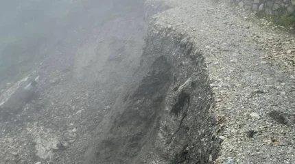 घोडेपानी सडक अवरुद्ध हुँदा स्थानीयलाई सास्ती