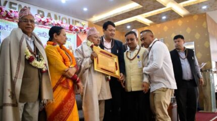 साहित्यकारद्वय त्रिपाठी र चालिसेलाई गोकर्णेश्वर नगर साहित्य पुरस्कार