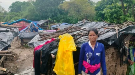 बाढीको डरले बसाइँ सर्छन् भूमिहीन