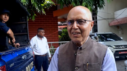 अर्थमन्त्री खनाल विराटनगरमा : एयरपोर्टमा भीआईपी कक्ष प्रयोग गरेनन्, आगजनी भएका भवनको निरीक्षण