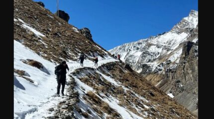 अन्नपूर्ण क्षेत्रमा १० महिनामा कति पर्यटक आए ?