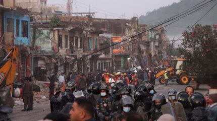 भत्काइएका जोखिमपूर्ण घरमा व्यापार, स्थानीय प्रशासनद्वारा रोक्न निर्देशन