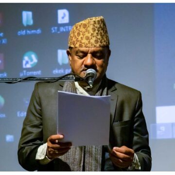 बाँसुरीको धुनसँगै ‘काव्य साँझ : कल्प’मा गुन्जिए डा. नवराज लम्साल