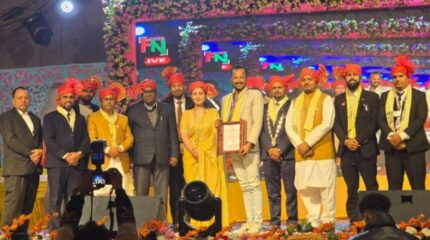 अर्जुनचौपारी गाउँपालिकाका अध्यक्ष तिवारीलाई जेसीआई यूथ अवार्ड