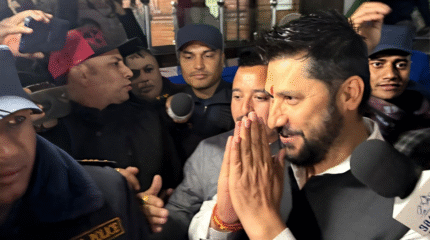 काठमाडौँ आइपुगे रवि, भेटे जेनजी शहीदका परिवार