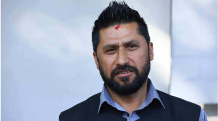 रास्वपा सभापति लामिछानेले प्रधानमन्त्रीलाई भेट्दै