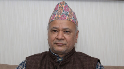 ओली समूहमा नपरेपछि रघु पन्तले दिए उपाध्यक्षमा स्वतन्त्र उम्मेदवारी