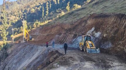 सालझण्डी–ढोरपाटन सडक : तीन पटक म्याद थप्दा ६० प्रतिशत काम
