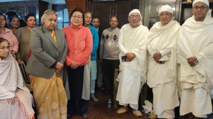 प्रधानमन्त्री सुशीला कार्की र पूर्वप्रधानन्यायधीश श्रेष्ठबीच भेट