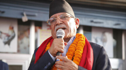 रुकुम पूर्वबाट चुनाव लड्ने प्रचण्डको घोषणा