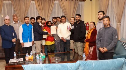 ६ बुँदे सहमतिपछि डा. निकोलस भुसाल र हरिश विष्टले ताेडे अनशन