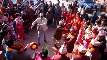 अंग्रेजी नयाँ बर्षसँगै देशभर राष्ट्रिय पोसाक र टोपी दिवसको रौनक